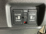 パワースライドドアの開閉はスマートキーのリモコンやドアノブは勿論、運転席側のスイッチ操作でも開閉ができ、安全・簡単です