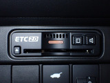 デザインスッキリのビルトイン『ETC』!高速道路の特典はもちろん、キャッシュレスなので料金所では徐行するだけで通過可能です!