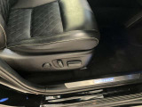パワーシート搭載。微妙な調整が手軽にでき、ピッタリなポジションで運転することが可能です。