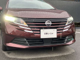配光特性に優れ路肩まで明るく照らすLEDライトを採用、対向車への眩惑を防ぐマニュアルレベライザーも完備!