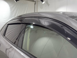 ★ドアバイザー★雨天時に窓を開けても濡れにくく車内に雨が入り込むのを防ぎながら換気ができます(^^♪