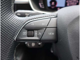 Audi正規ディーラーが高品質をお約束。高度な訓練・教育を受けたAudi専任メカニックが、100項目にもおよぶ精密な点検を実施いたします。すべてをクリアしたAudi車だけが、あなたのお手元に届けられるのです。