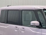 プラスチックバイザーがない分デザインもすっきり★洗車の時の窓拭きもラクラクです!