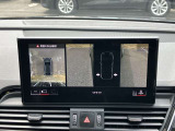 サラウンドビューカメラ装備 車両の4つのカメラから得た映像を合成し、上空から眺めているような映像をモニターに映し出します。車両周辺の歩行者や障害物などの発見に役立ちます。