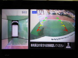 アラウンドビューモニター付きで駐車も楽々♪駐車が苦手な方でもこれで安心です!