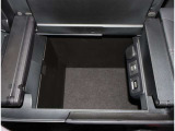 USB端子付きで携帯の充電もしっかり出来ますよ^^