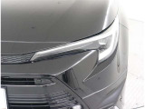 【オートマチックハイビーム】対向車や先行車をカメラで検知し、ハイビームとロービームを自動で切替え、夜間の歩行者などの早期発見をサポート。切り替え忘れを防ぐほか手動操作の煩わしさも軽減します。