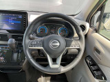 周囲が広く見わたせて運転しやすく室内も広々★