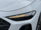 ダイナミックターンシグナル(流れるウィンカー)が採用されております。