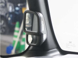 ◆サイドビューサポートミラー◆車の左前の見ずらい所・助手席側のドアの下あたりの見づらい所を映すから、駐車がずっとラクになります。