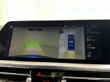 サラウンドビューは狭い道のすれ違いや狭い車庫入れに有効でです。パーキングアシストも装備されております。
