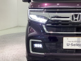 LEDヘッドライトです。蛍光灯のような明るさが特徴で広い範囲を明るく照らしてくれます。光量が大きいので暗い場所での視認性が上がります。また寿命が長く、消費電力も少ないので経済的です。