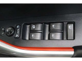 運転席はオート機能付のパワーウィンドウです!