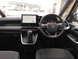 広々とした運転しやすい運転席です
