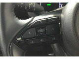 運転中目線を変えずにオーディオの操作ができるステアリングスイッチです