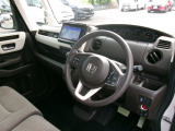 機能的な運転席は運転の妨げにならずストレスを感じさせません。