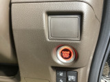 こちらの車両は「手動」スライドドアです。
