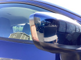 車両幅方向において外側にレイアウトされるので、第三者が視認しやすいドアミラーウィンカー!