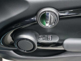 村内ブランドセレクション 府中センターは、グループ正規ディーラーからの下取り車のみを揃えております!東府中駅徒歩3分!!お気軽にお越し下さい!!