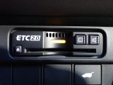 デザインスッキリのビルトイン『ETC』!高速道路の特典はもちろん、キャッシュレスなので料金所では徐行するだけで通過可能です!