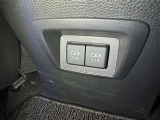充電用USB端子付き。スマートフォンなどの充電に便利です。