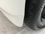 ☆アウトレット車☆フロントバンパー左側に傷がございます。お買い求めやすい価格で展示する為に現状での販売です。必要に応じて修理・交換のご希望がございましたら申し受けいたします。