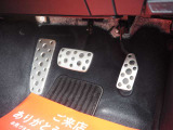 滑りにくく操作性に優れたアルミペダル搭載!