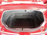 神戸マツダ神戸西インター店は、通常ディーラー+&alpha;の次世代型店舗としてROADSTER EXPERIENCE SPACEの冠を掲げ、「いつでも・誰でも・気軽に会いに行ける」ロードスターUカー専門店。