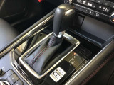 操作しやすいセンターパネル周り運転中でも一目で見やすく操作感に優れています