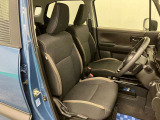 【フロントシート】さまざまな体格の方が快適に運転ができるよう配慮したシートになっております。