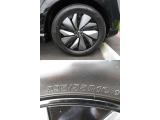 純正19インチアルミホイールに、235/55R19タイヤを装着しております。