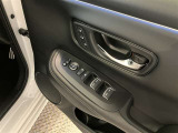 運転席パワーウィンドウスイッチです。