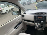 ☆内外装クリーニング☆車の隅々まで徹底的にクリーニングを行っておりますので内外装ともに綺麗な状態でご納車いたします!