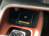 スマートフォンの充電ができるワイヤレス充電器が付いてます☆