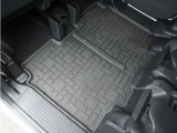 ◆オールシーズンマット◆濡れた靴の水、汚れなどからフロアを守ってくれます。アウトドアやレジャーでもシーン選ばずお手入れ簡単です。