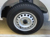 納車前には12ヶ月点検相当の点検と消耗品の交換をダイハツの整備士がしっかり整備してお渡しします。また、納車後には無料の1ヶ月点検がございます。