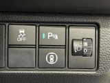 機能制御用のスイッチはステアリング右奥に集約されておりますので、運転の邪魔になりません!