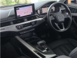 内装はシンプルに使い勝手を考え作られています。お車を運転する感覚をダイレクトに体感して頂けます。室内も広くロングドライブにも快適にお過ごしいただけます。