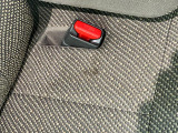 ☆アウトレット車☆運転席側の座席シートに汚れやシミがございます。写真にてご確認をお願いいたします。必要に応じて修理・交換のご希望がございましたら申し受けいたします。