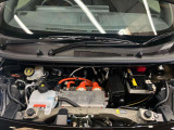 電気自動車のメンテナンスは日産にお任せください。電気自動車を知り尽くしたプロが最新の機器を使ってお車の点検・整備を実施します。エンジンオイルなどがないので、メンテナンス費用が安いのも魅力的です。