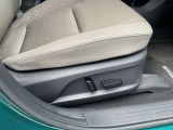 運転席はパワーシートです。