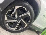 【純正18インチアルミホイール】外観にマッチした純正アルミホイールを装着しております。各種社外アルミホイールや、スタッドレスタイヤも取扱いしております。是非ご相談ください♪