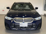BMW代表的な特徴のキドニーグリル。BMWのすべてのモデルに採用され、BMWらしさを強調しております。