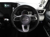 各操作スイッチなどもハンドルから手を放すことなく操作可能で安全運転に支援いたします!