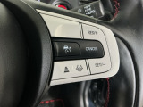 【アダプティブ・クルーズ・コントロール】予め設定した車速内でクルマが自動的に加減速。 前走車との適切な車間距離を維持しながら追従走行し、高速道路でのドライバーの疲労を軽減してくれる嬉しい機能付♪