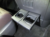 ドリンクホルダー★すぐ手が届く位置にドリンクホルダーを装備しています。運転中の水分補給もご安心です♪