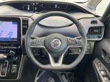 【純正革巻きステアリング】上質な革を使用することで、手にしっかり馴染みとても運転しやすいハンドルです♪
