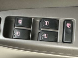 エンジンルームも綺麗に洗浄してから納車致します。普段あまり見ることが無い箇所だからこそ綺麗だと感動しますよね(*&acute;▽`*)