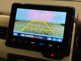 【バックカメラ】リバースにするだけで映ります、後方の安全確認や、狭い駐車場での車庫入れ、雨の日や夜間など視界の悪い時に便利です!安全にバックする為には欠かせない装備です。