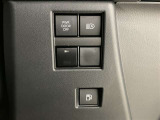 オートマチックハイビーム等のスイッチはステアリング右奥に配置です。